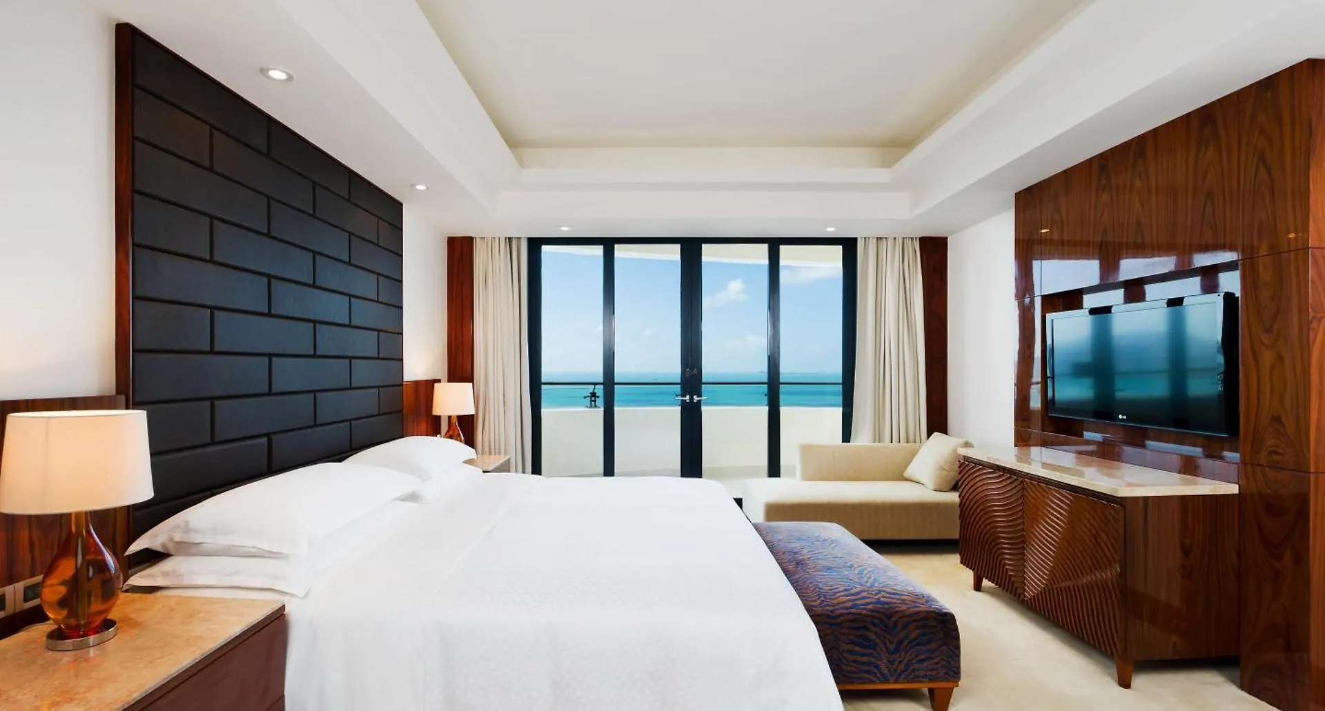Four Points By Sheraton Hainan, Sanya 5*,